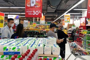 新冠疫情對社經及消費者的開支造成很大影響。（圖源：玉草）