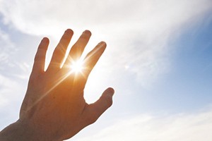 本月 3 至 5 日紫外線指數處於高危害程度。（示意圖源：互聯網）