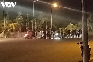 非法賽車導致兩車相撞的現場。（圖源：VOV）