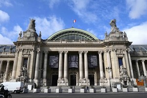 法國巴黎大皇宮當地時間12日啟動大規模整修工程。工程預計耗資4億6600萬歐元。（圖源：互聯網）