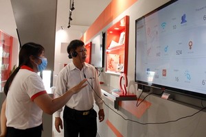 QTSC博物館設有介紹世界各種科技趨勢和讓參觀者互動體驗各種高新科技的區域。（圖源：越通社）