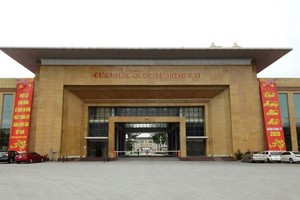 芒街口岸一瞥。（圖源：明剛）