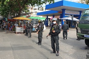 職能力量封鎖位於舊邑郡第三坊阮儉街679號的加油站。（圖源：PLO）