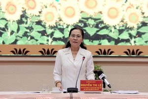 市選舉委員會主席阮氏麗在會上發言。（圖源：清泉）