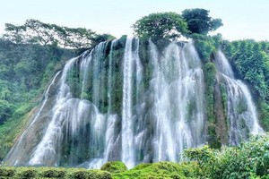 靖西三疊嶺瀑布。