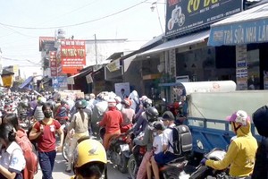 永祿街F8/36號巷一到高峰時間就水泄不通。