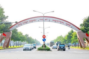 圖為巴地-頭頓省富美1工業區拱門。