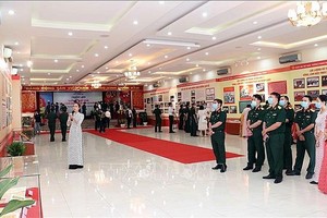 “越南國會-革新與發展歷程”展覽現場一隅。（圖源：越通社）