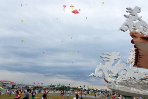 在機場附近放風箏對起降的航班會造成一定程度的安全威脅。（示意圖源：玉顯）