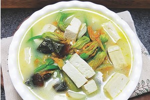 豆腐南瓜花湯