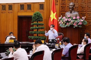 政府總理范明政主持會議。（圖源：楊江）