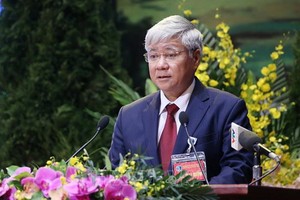 越南祖國陣線中央委員會主席杜文戰代表越南祖國陣線中央委員會向全國佛教信徒同胞致信祝賀。（圖源：越通社）