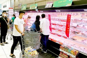 民眾去超市均嚴格執行戴口罩。（圖源：高昇）