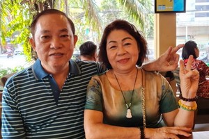 鄭同及陳愛華伉儷。