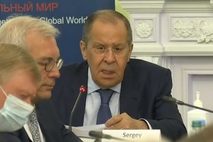 俄羅斯外長拉夫羅夫發言直播截圖。
