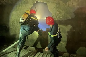 新富郡住房半夜失火致１死２傷