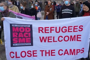 丹麥最近撤銷敘利亞難民居留身份的舉措引發了抗議。（圖源：Getty Images）