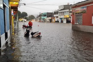 危地馬拉全國多地遭遇了持續降雨，長期降雨在部分地區引發了災害事故。（圖源：CONRED）