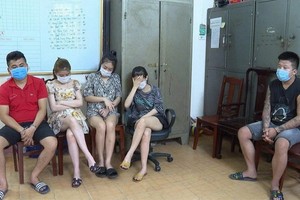 被扣押的部份癮君子。（圖源：阮鐘）