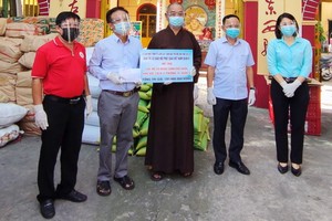 第八郡救濟封鎖區居民