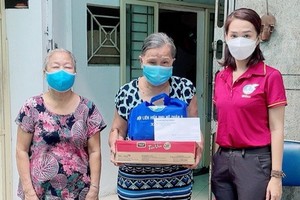 第五郡婦聯會“端午節分享愛心”活動