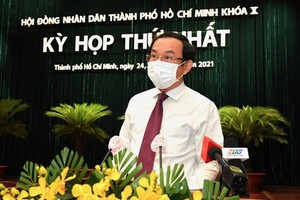 市委書記阮文年會上致辭。（圖源：越勇）