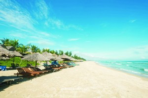 安龐是全球百個最美的海灘之一。