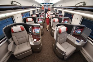 復興號智能動車組基於人體工程學對車廂座椅進行了優化，讓旅客乘坐更加舒適、體驗更佳。（圖源：互聯網）