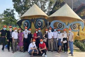 年初時旅客在富國島觀光。