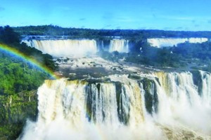 “新世界七大自然奇景” 伊瓜蘇瀑布。（圖源：互聯網）