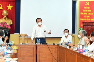 市委書記阮文年會上發言。（圖源: 越勇）