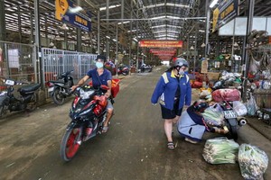 本月6日晚上8時前，進入平田集散市場收拾商品的商販須出示對新冠肺炎 病毒呈現陰性反應的檢測結果。