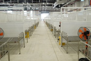 平陽省增設規模達1500張床的野戰醫院。（圖源：VnE）