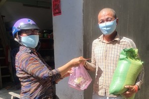 隆安省新安市關聖廟疫中送暖