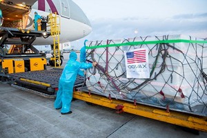 近150萬劑莫德納疫苗24日抵達本市新山一機場。（圖源：TL）