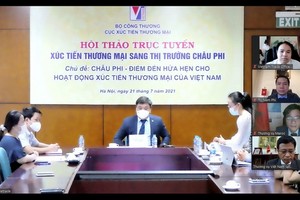 工商部貿易促進局局長黎黃才（中）在研討會山發言。（圖源：工商部）