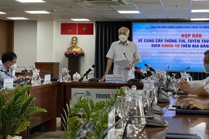 市委宣教處主任潘阮如奎（中）在新聞發佈會上發言。（圖源：成安）