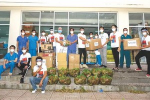 藝人們積極參加抗疫活動。