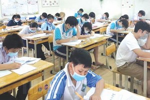 考生參加十年級招生考試。（圖源：互聯網）