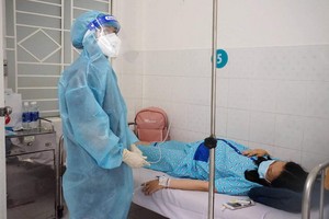 在雄王醫院接受治療的新冠肺炎確診孕婦。