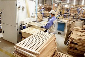 Woodsland公司的木製傢具生產車間一瞥。（圖源：越通社）