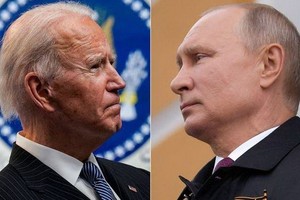 美國政府當地時間20日以俄羅斯反對派人士納瓦利內事件和“北溪-2”天然氣管道項目為由，宣佈對俄羅斯多個實體和個人實施制裁。圖為美國總統拜登（左）和俄羅斯總統普京。（圖源：互聯網）