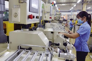 位於和平省的R Technical公司生產線一瞥。