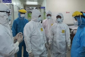 抗疫一線醫護人員。（圖源：秋莊）