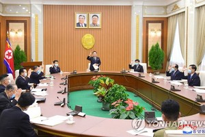 朝鮮最高人民會議第十六屆常任委員會全體會議24日在平壤萬壽台議事堂舉行。（圖源：韓聯社/朝中社）