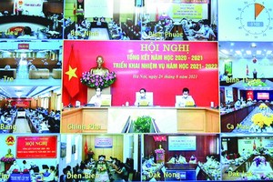 提議政府給幼兒園和普通學生減免學費