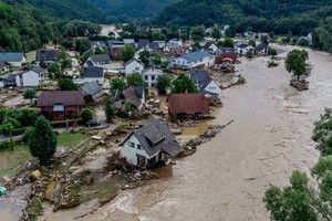 圖為 2021年7月15日，德國西部因蘇爾受到阿爾河侵蝕。（圖源：AP）