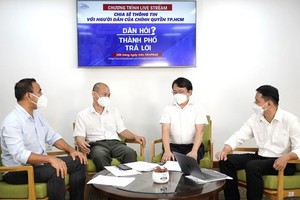 新聞與傳播部、市各廳、部門代表參與8月28日晚上的“民問-市答”節目。