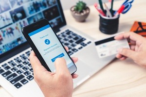 政府副總理要求國家銀行迅速主持、研究和完成二〇二一年至二〇二五年階段非現金 支付發展提案。