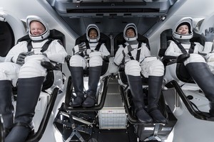 全球首「全平民」太空游成功升空